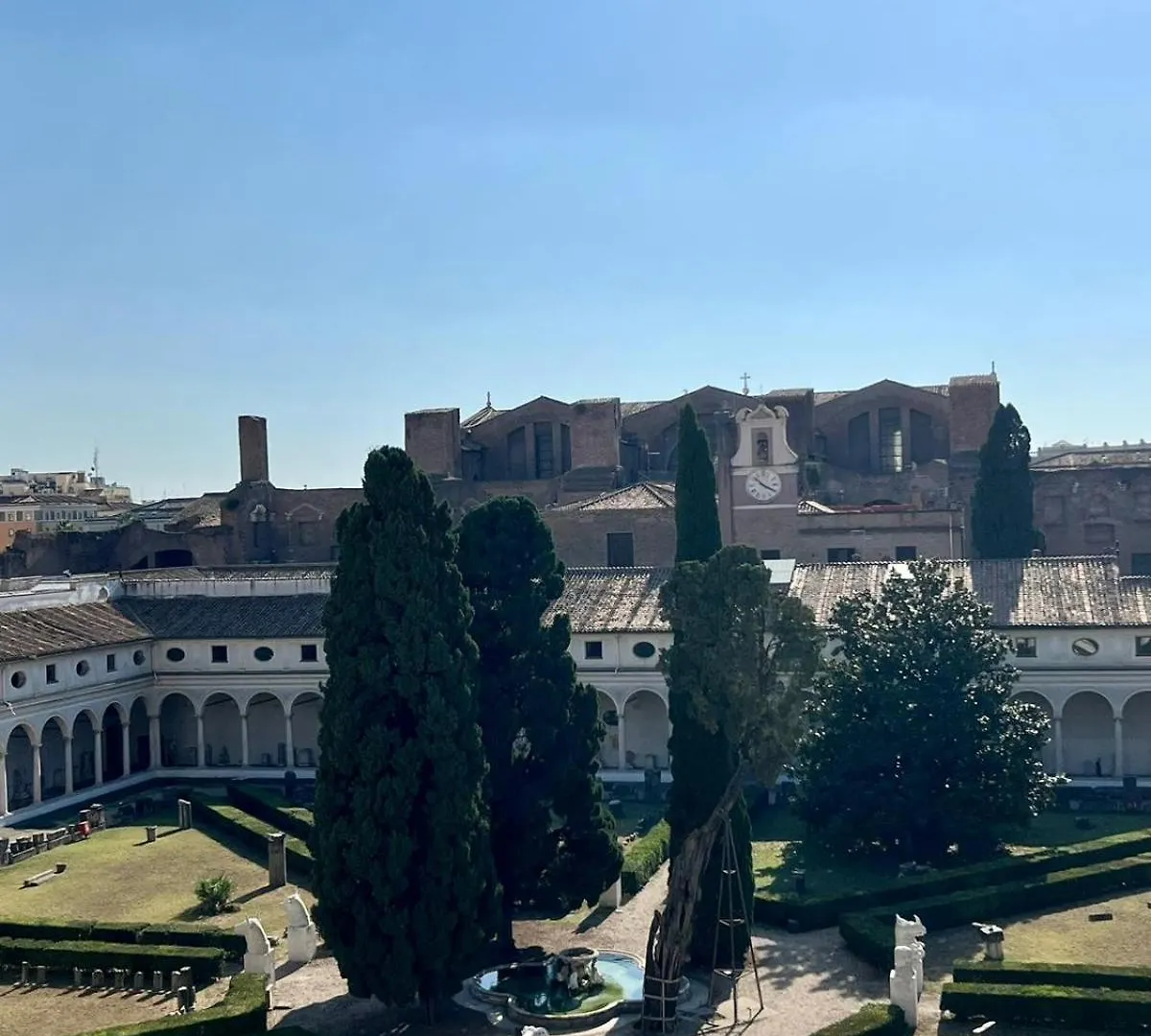Camera X2 Con Magnifica Vista Sul Chiostro Di Michelangelo E Le Terme Di Diocleziano Rome